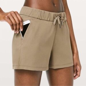 lululemon On The Fly Woven Short Size 8